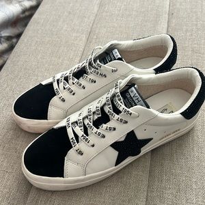 Vintage Havana Women’s Sneakers- Size 8.5